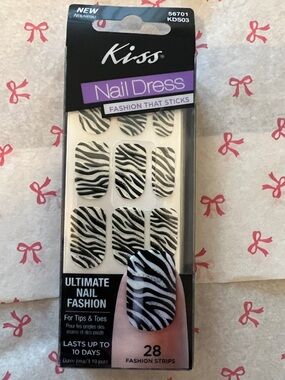 Kiss Nail Dress Black & White Zebra Nail Strips